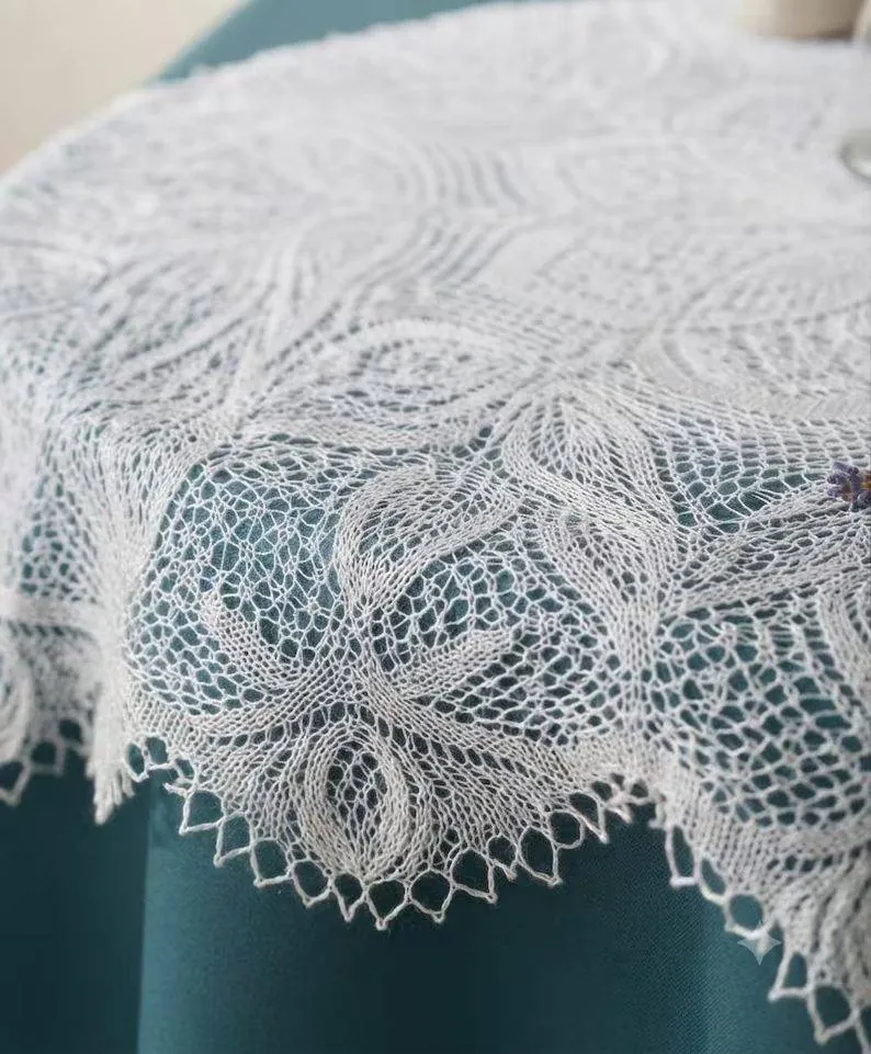 Grande nappe ronde en dentelle de coton blanc