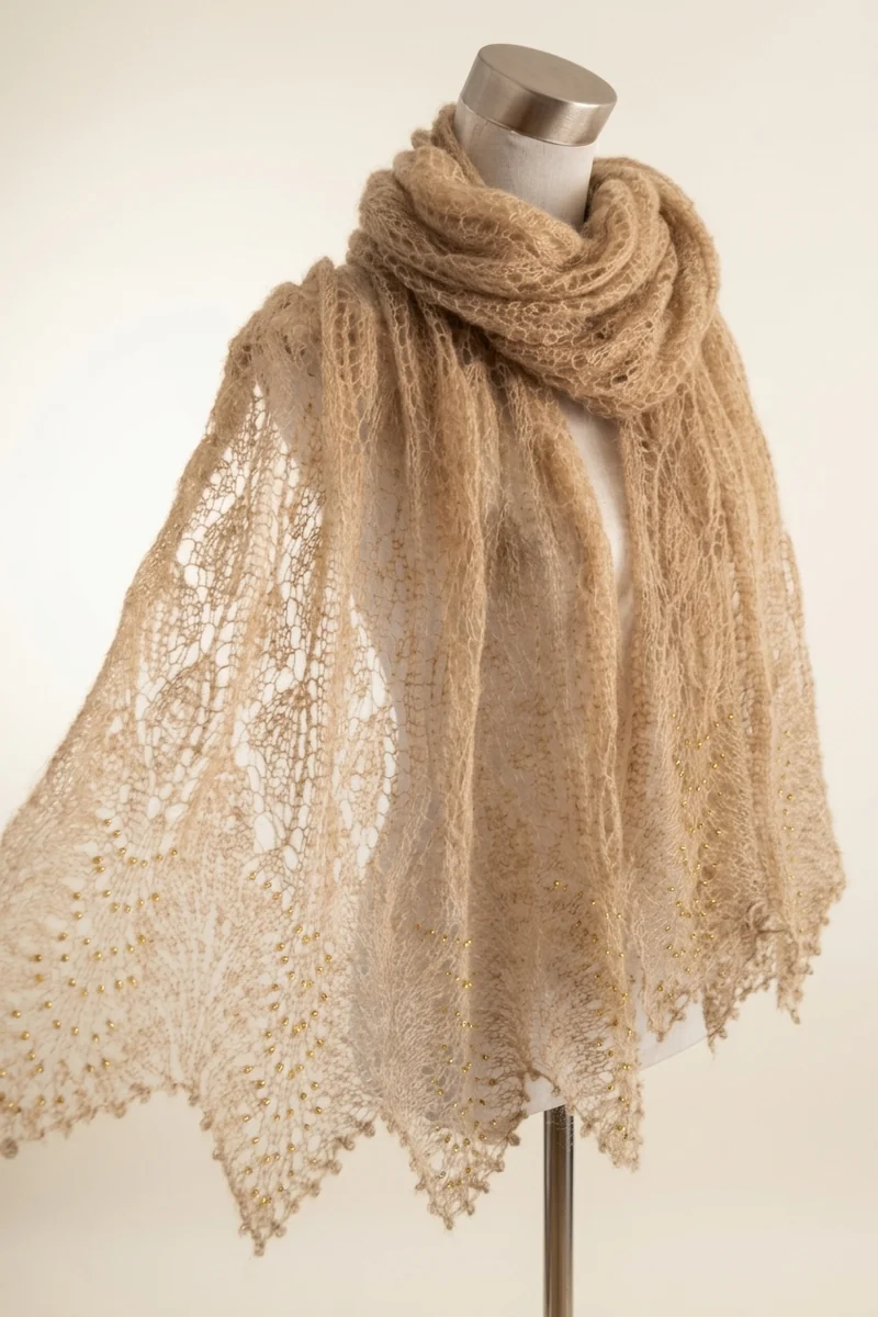 Châle "La duchesse" tricoté à la main en mohair sur soie